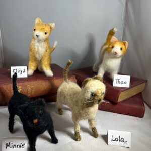 Needle felting: Cats