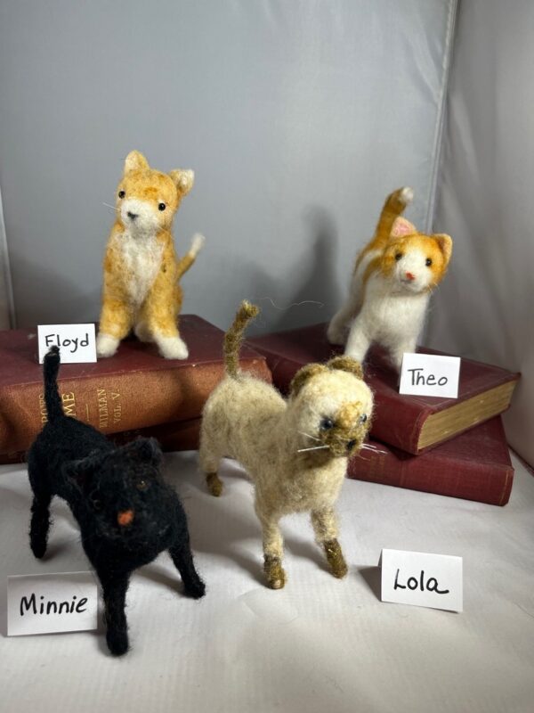 Needle felting: Cats